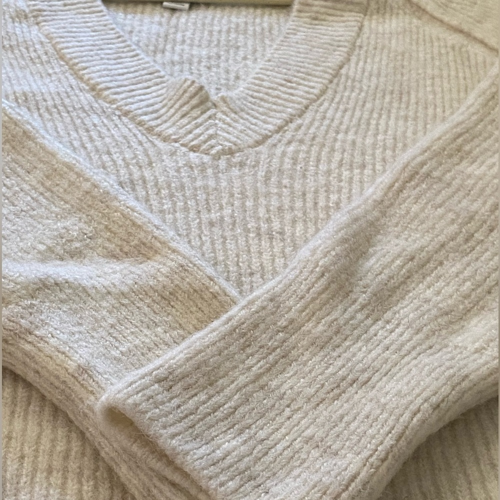 Topshop Beautiful Soft Sweater Dress V Neck Cream/Gray color Raglan Sleeves S… - Picture 9 of 10